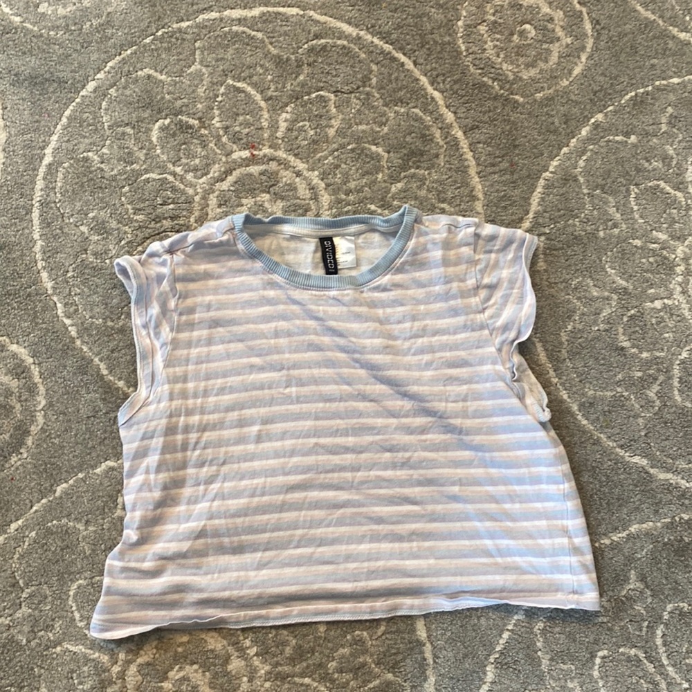 DIVIDED/ H&M T-shirt large crop top